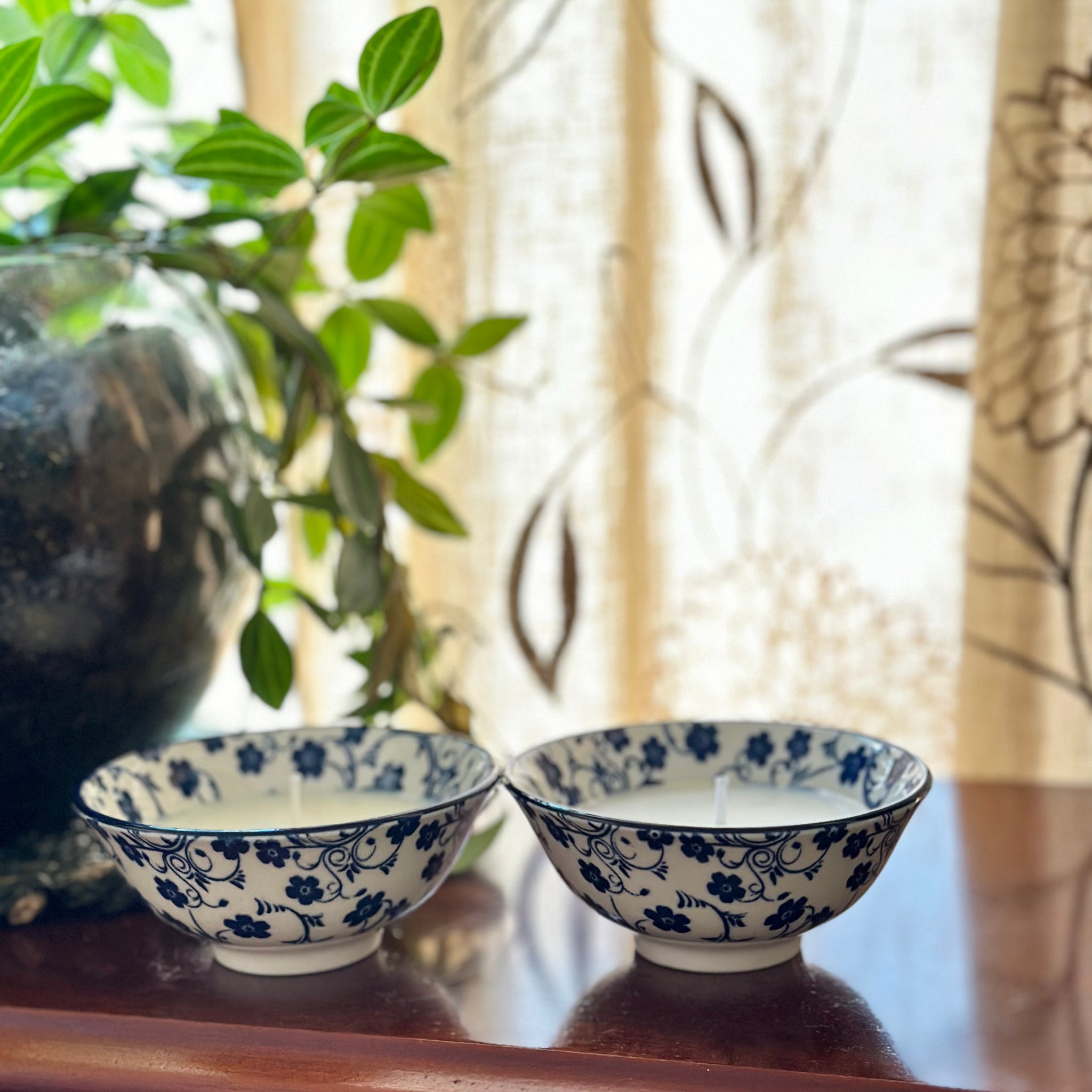 Blue and white flower bowls - small