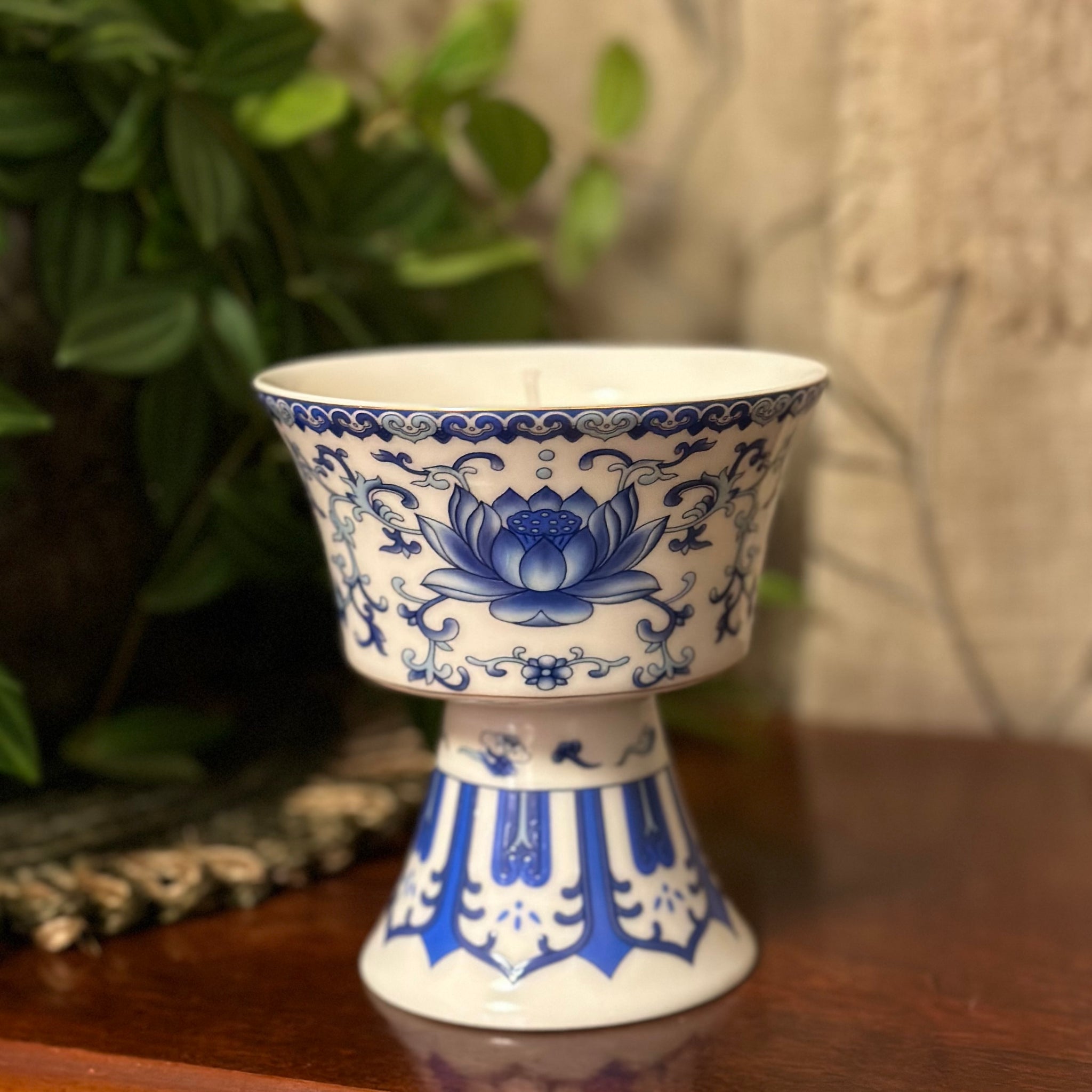 Blue and white lotus bowl with stand