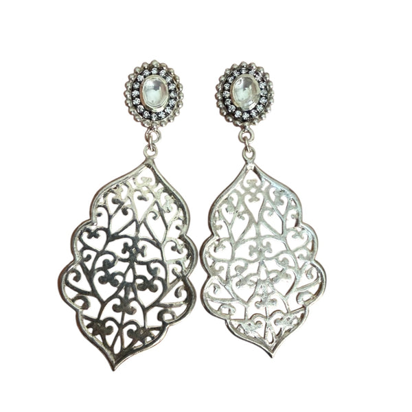Vintage filigree earring 2